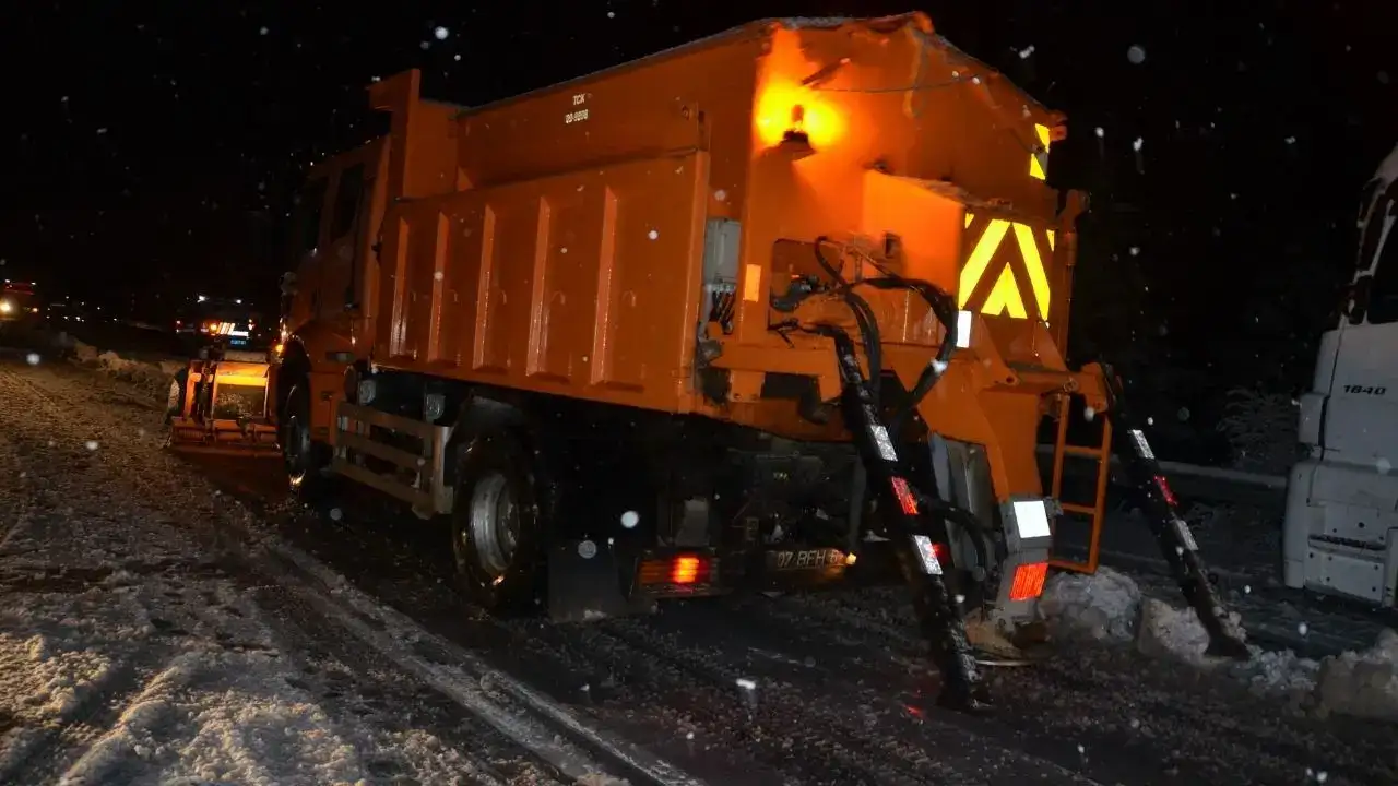 Antalya–Konya Yolunda Kar Alarmı: Alacabel Beyaza Büründü! 4